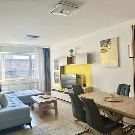 Blaha Ii Freeparking Apartman *